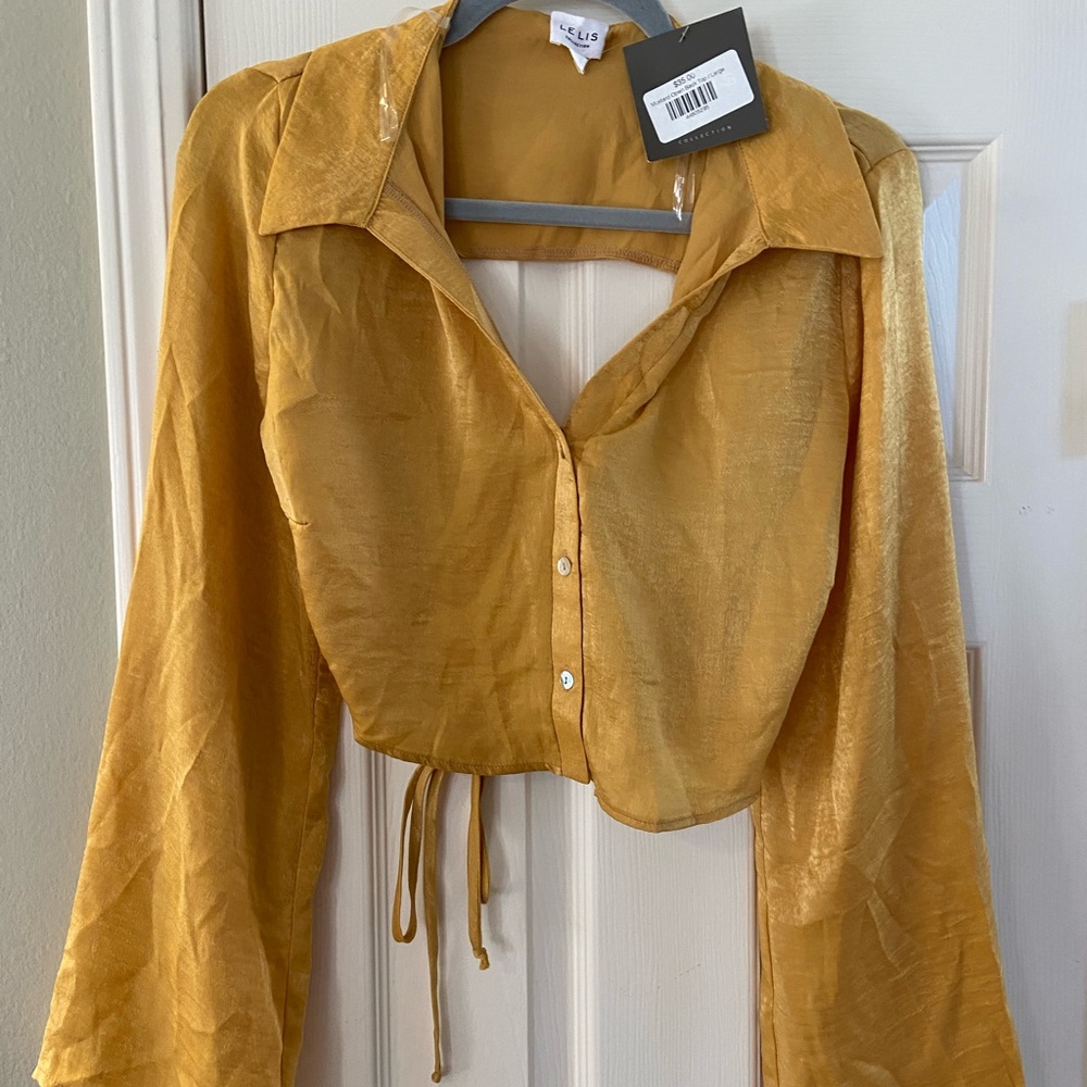 BNWT Mustard Open Back Top Size Large